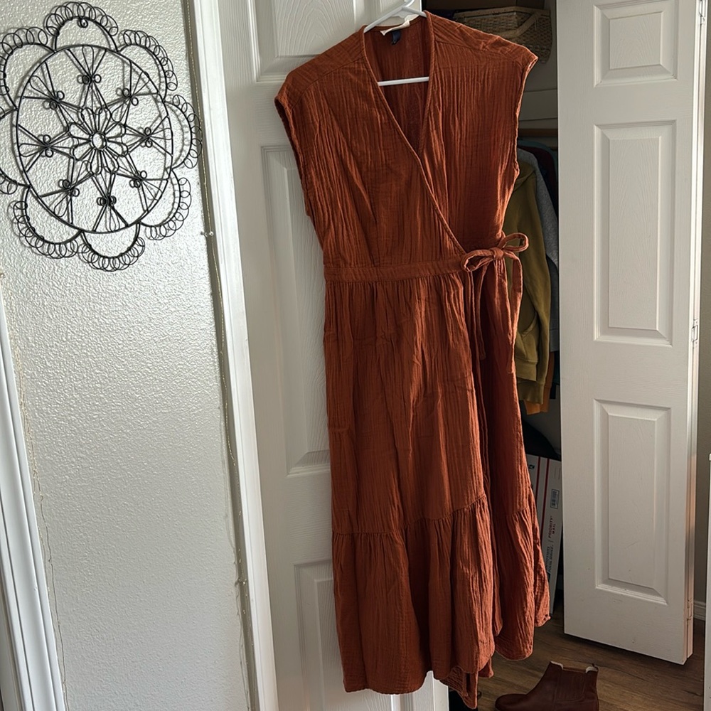 Universal thread cotton gauze dress